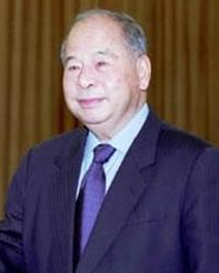 尉健行
