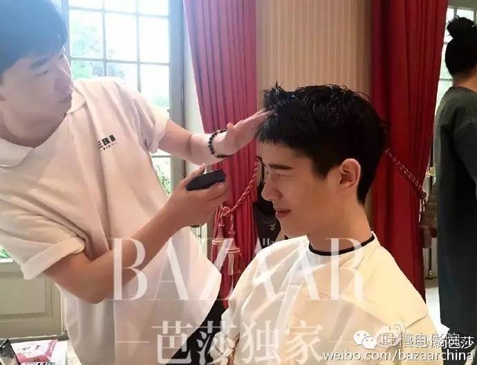 袁弘结婚伴郎团颜值逆天!胡歌彭于晏刘昊然马天宇.这是一出高配偶像剧啊!