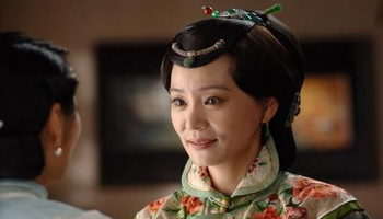 丁莉 饰 丽虹 顺英的情敌,是怡春院的花魁.爱慕陈乌秋.